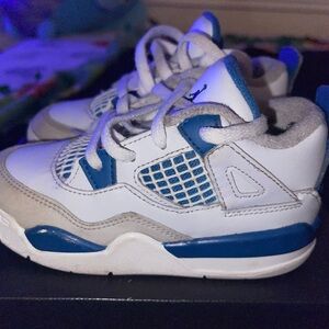 Jordan 4 Retro -Off White/Italy Blue Bland Sneakers Gently Used Good Condition